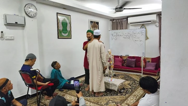 Alternatif Pengobatan Alami untuk Skoliosis, Syaraf Kejepit, dan Hipertensi dengan PAZ Al Kasaw di Pati