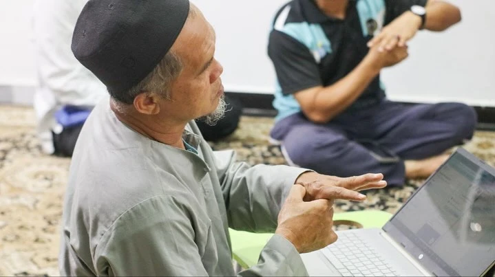 Pengobatan Terapi Untuk Stroke, Asam Urat dan Benjolan Payudara di Kudus
