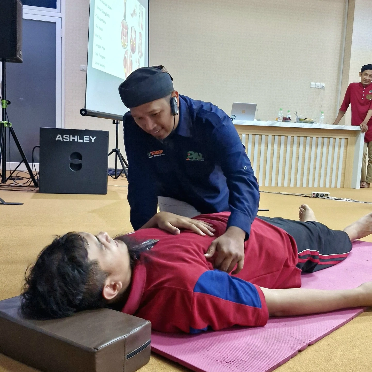 Pulihkan Skoliosis, Cerebral Palsy, Syaraf Kejepit, dan Benjolan Payudara Tanpa Alat di Kab. Demak dengan Terapi PAZ Al Kasaw